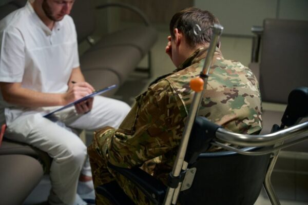 Супроводили оформлення інвалідності військовослужбовця відповідно до діагнозу G55.1 – Компресія нервових корінців та сплетінь при ураженнях міжхребцевого диска