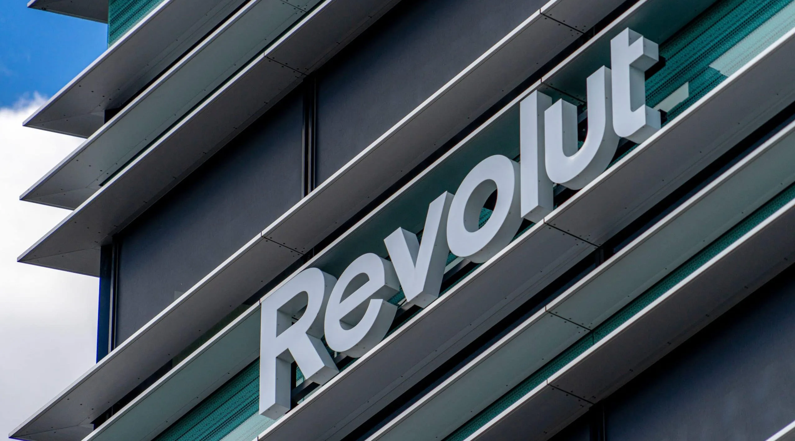 Відкриття корпоративного рахунку в необанку Revolut